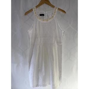 B SMART Sz 14 White Beaded Neck Short DRESS Sleeveless textured geometric print
